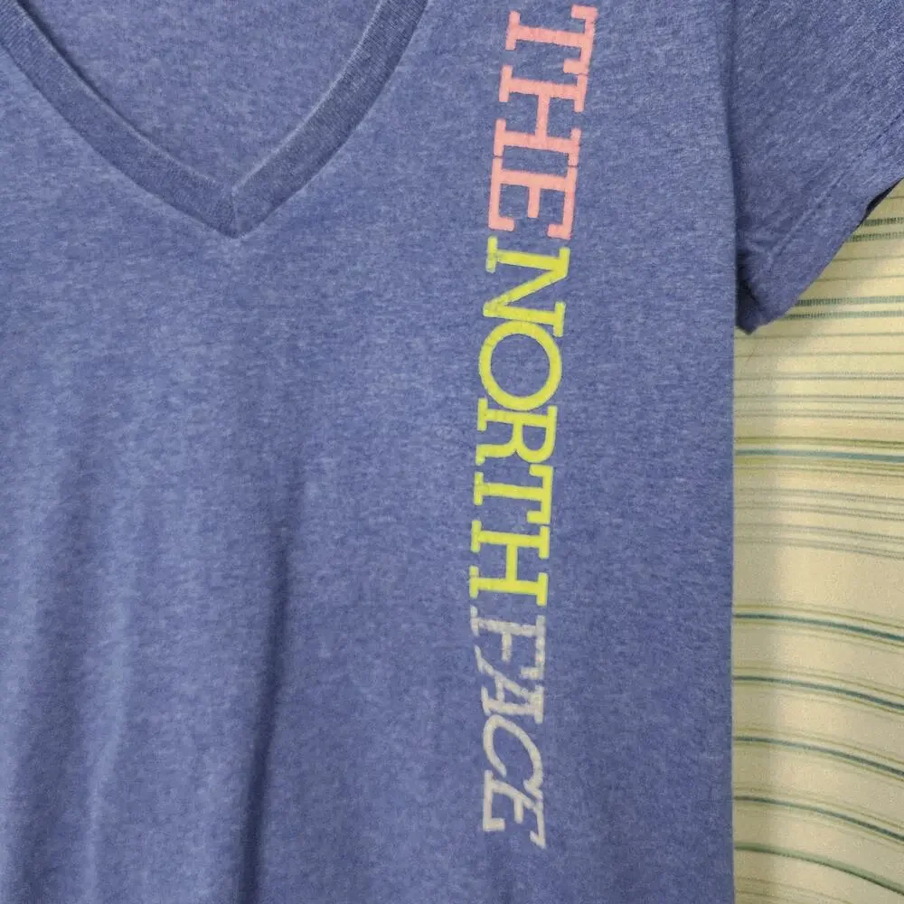 The North Face Blue V-Neck Small Fitted Short Sleeve T-Shirt - Picture 2 of 5